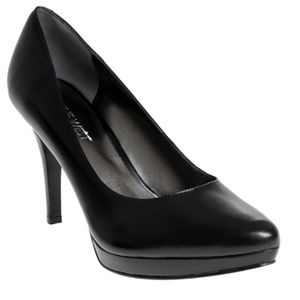 Nine West Black Patent Leather Plateauo Pumps
